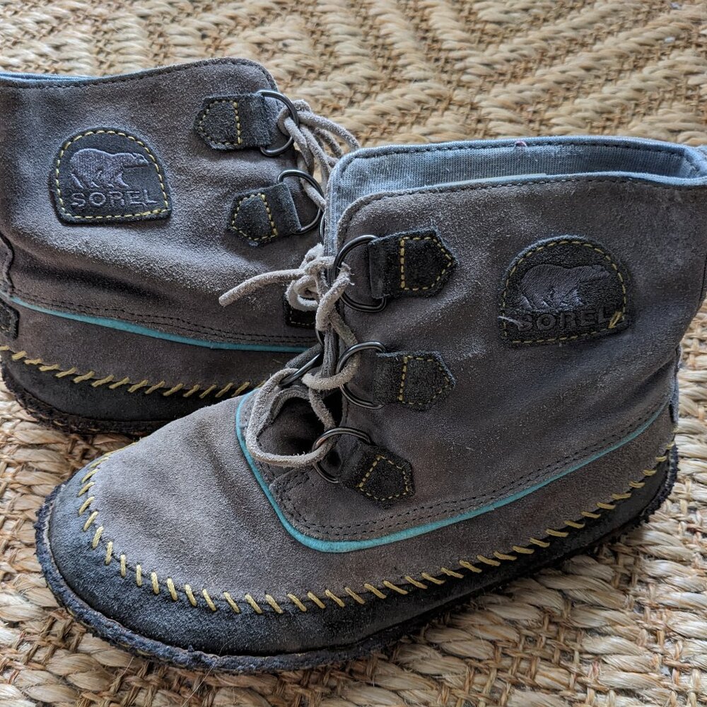 Sorel Joplin Suede Moccasin Boots size 6